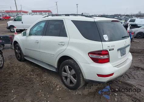 2011 Mercedes-Benz Ml 350 4Matic z USA, uszkodzony, nr VIN 4JGBB8GB0BA674490